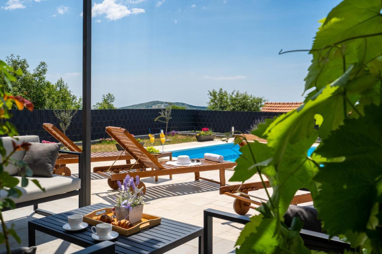 Dom wakacyjny Terra With Heated Pool *