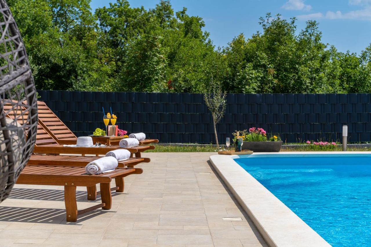 Terra With Heated Pool * Marina